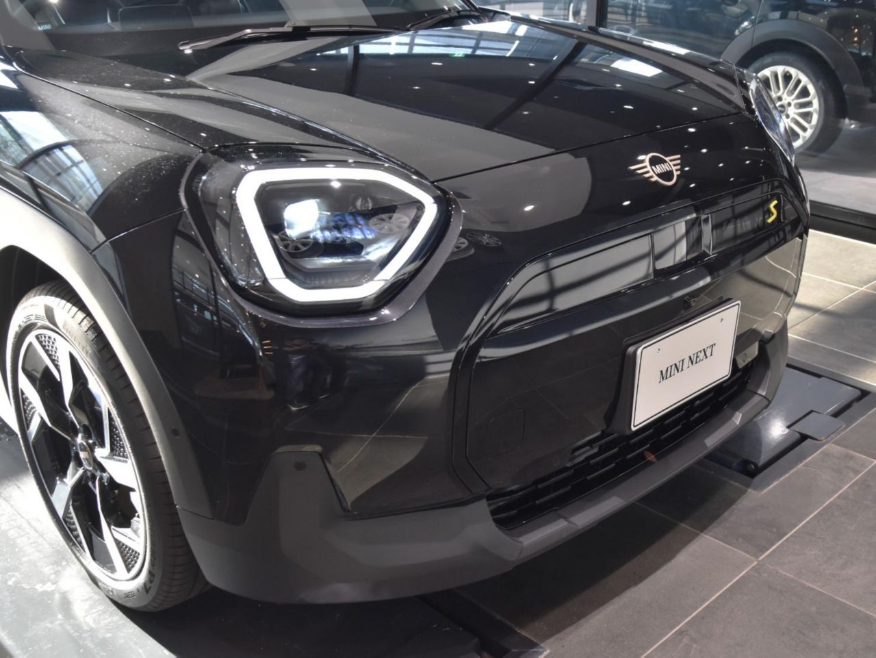 J05 MINI Aceman SE