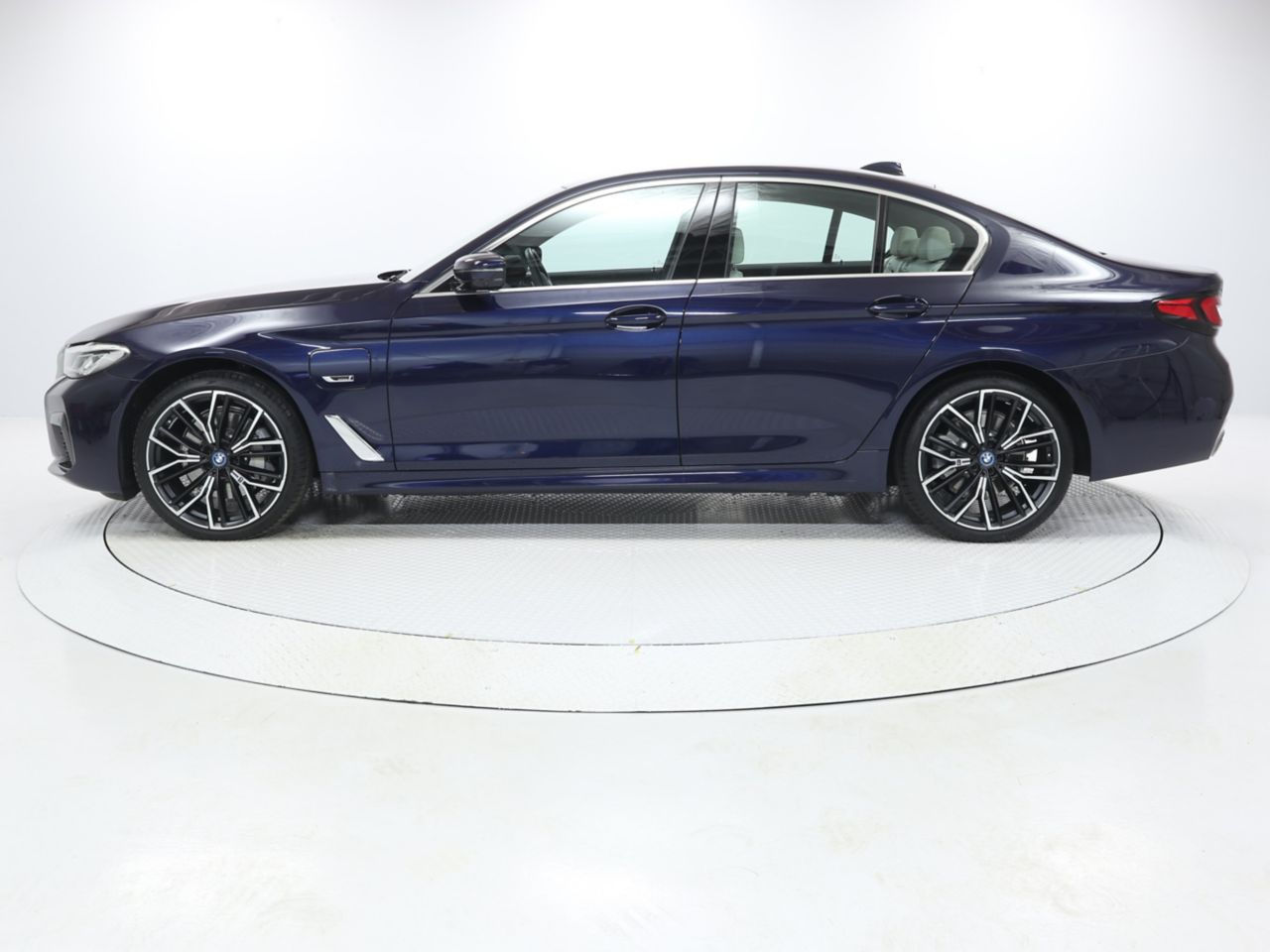 530e | 530 | 5シリーズ | BMW | 車両 | IUCP JP BMW Website