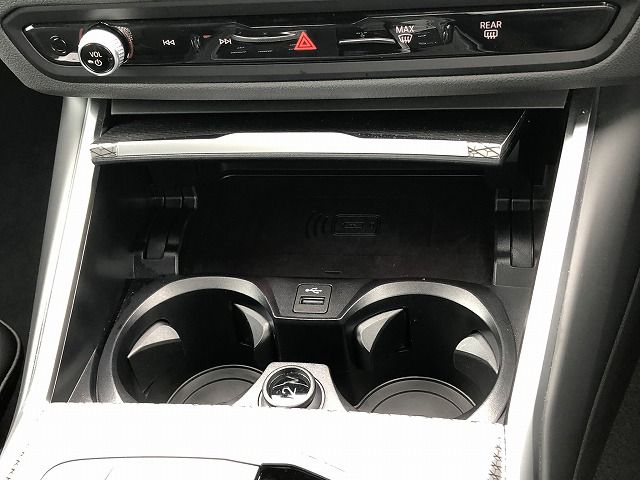 320d xDrive Berline RHD
