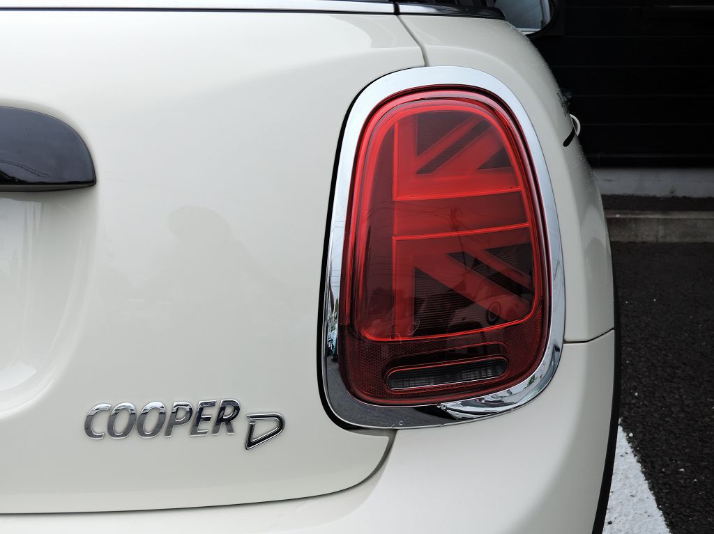 MINI F55 Cooper D 5dr Hatch LCI