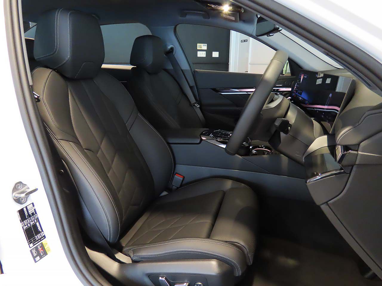 BMW i5 eDrive40 Sedan RHD