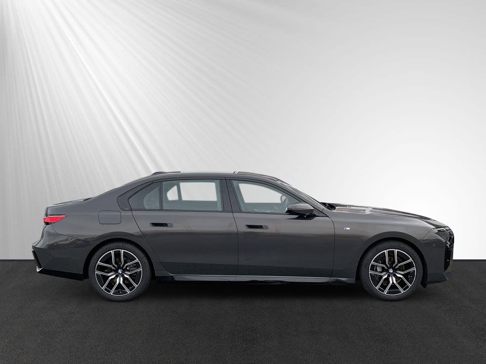BMW 740