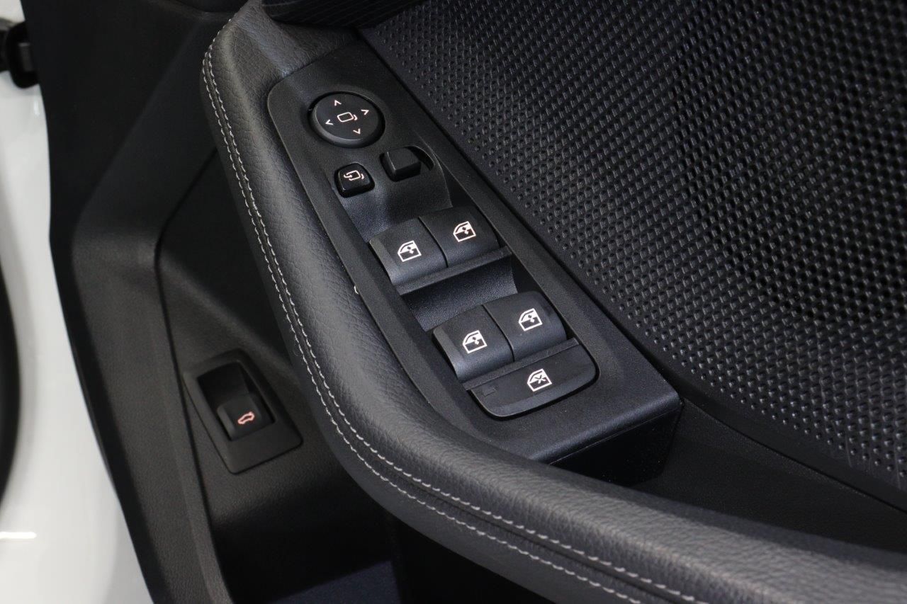 F40 118d Sports Hatch 5-door B47 2.0d