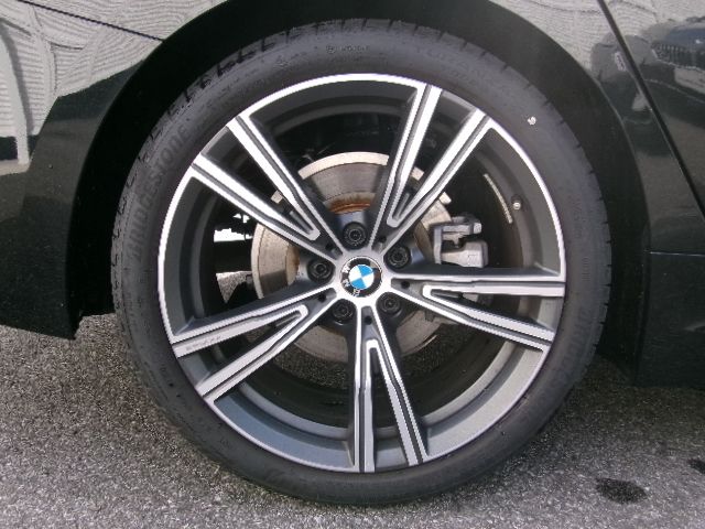 320d xDrive Berline RHD