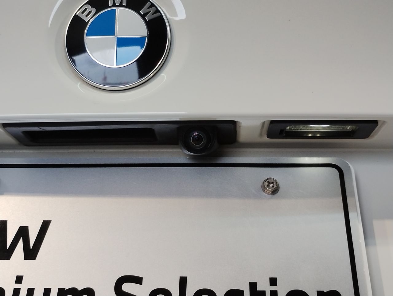 320I SEDAN RHD
