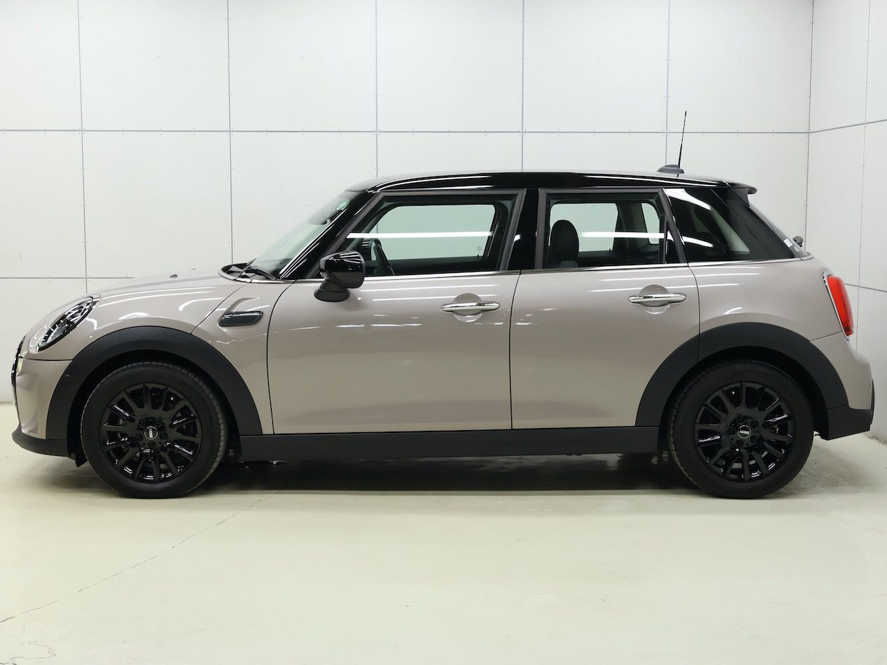 U25 MINI Countryman SE ALL4