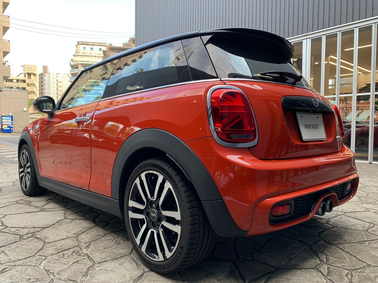 THE NEW MINI COOPER S 3 DOOR.