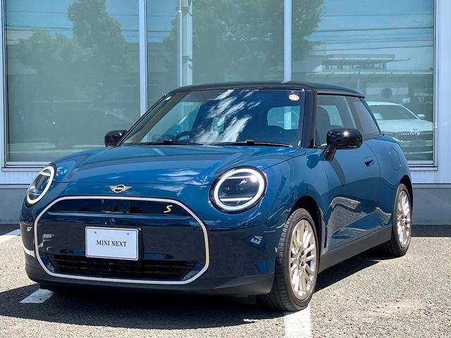 THE NEW ALL-ELECTRIC MINI COOPER SE