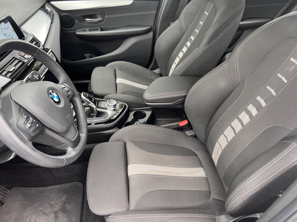 BMW 218