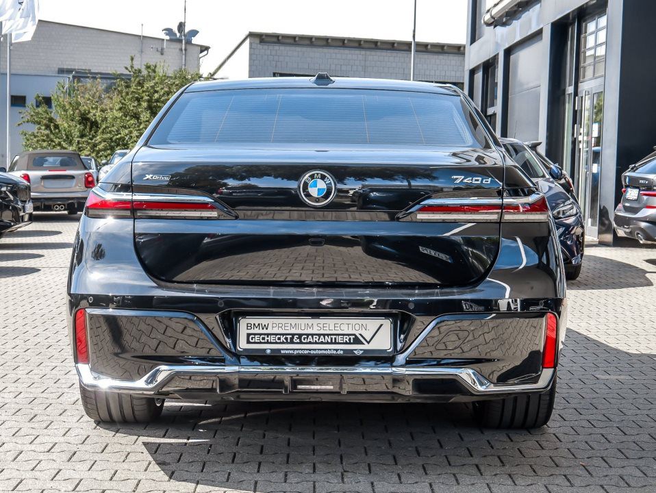 BMW 740
