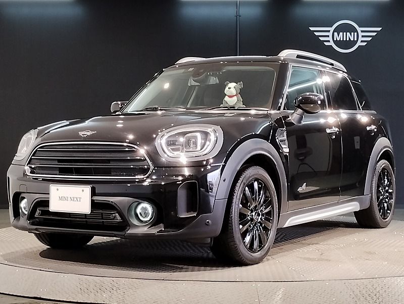 THE NEW MINI COOPER D CROSSOVER ALL4.