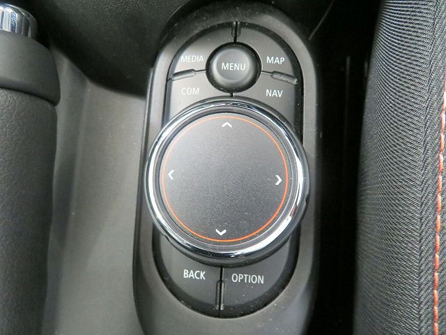 F55 COOPER D (AT)