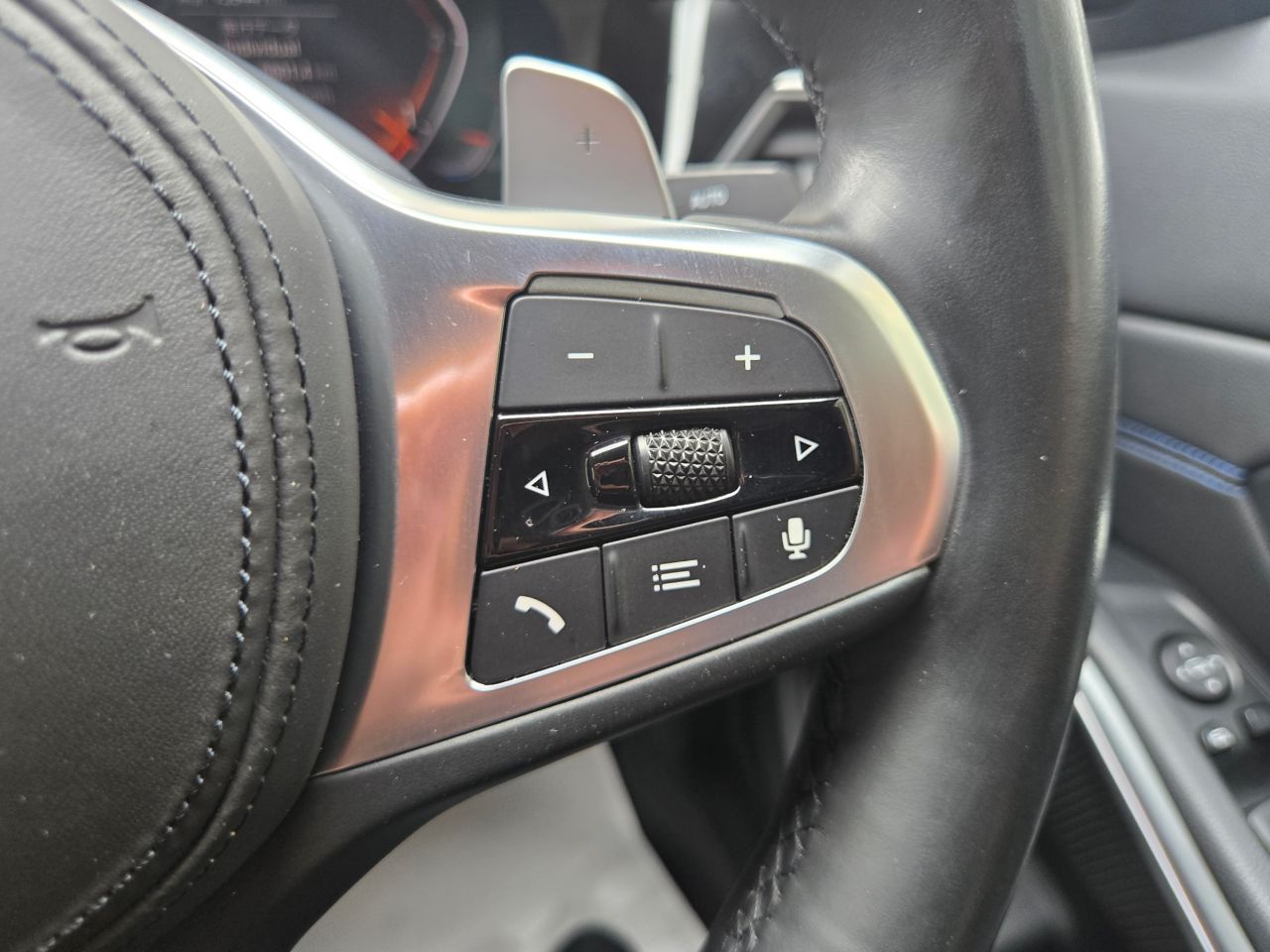G20 320d xDrive RHD Saloon