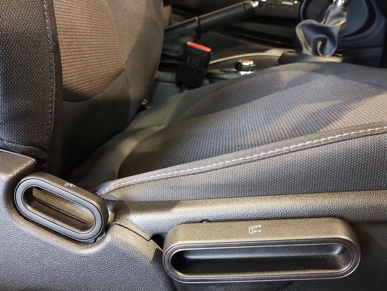 F56 COOPER D (AT)