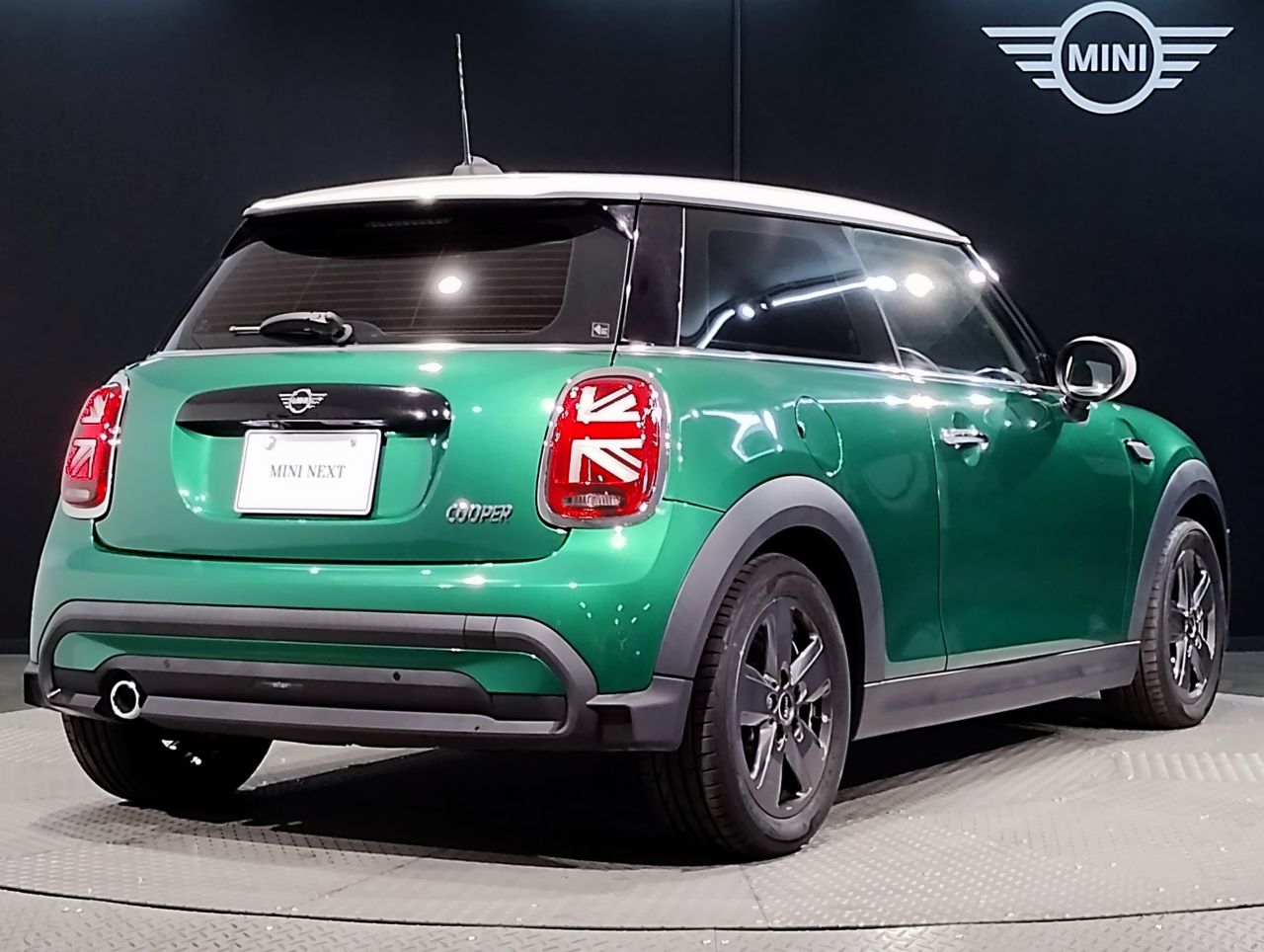 MINI Cooper F56 RHD