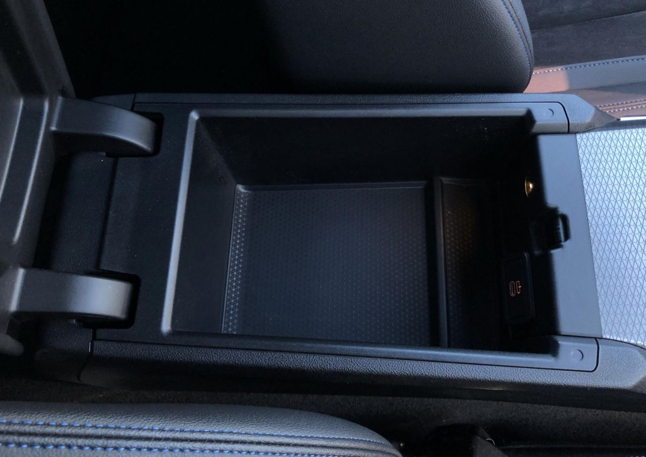 G26 i4 eDrive35 RHD