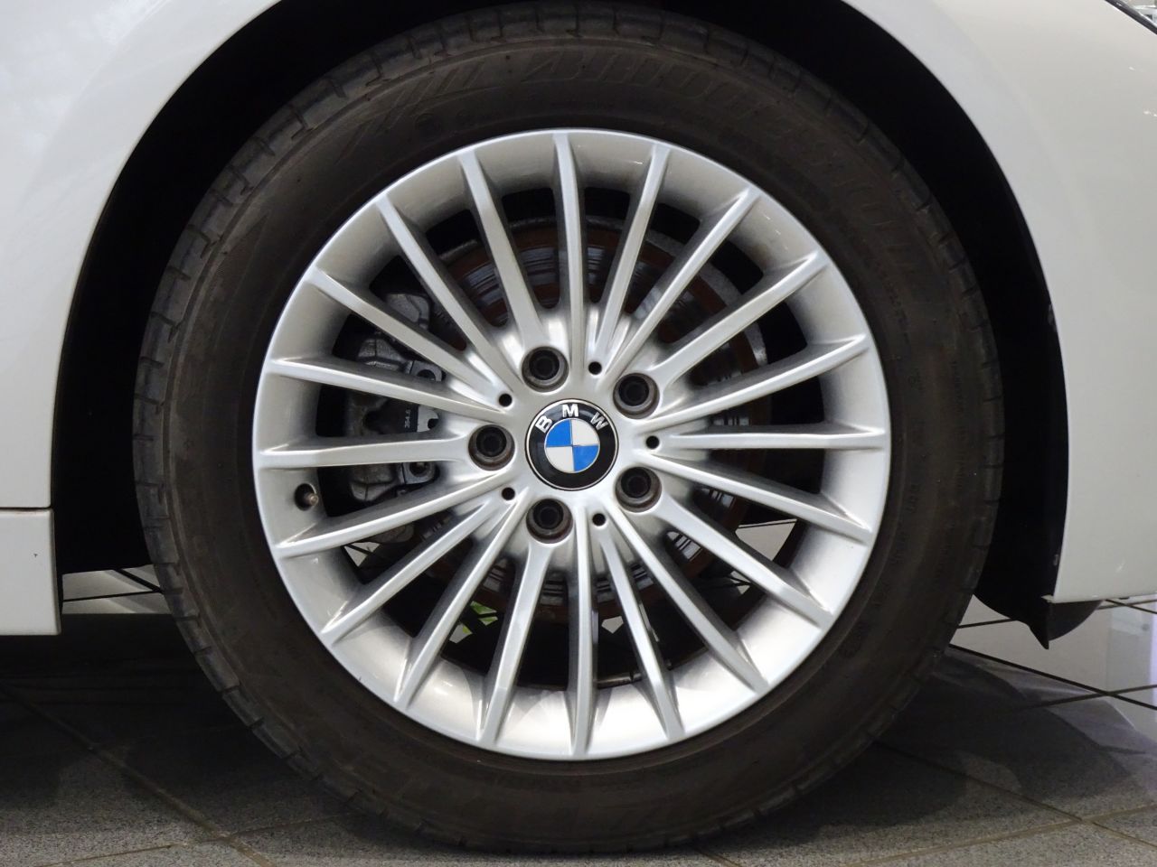 320D SEDAN RHD