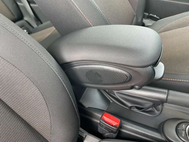 F56 COOPER D (AT)
