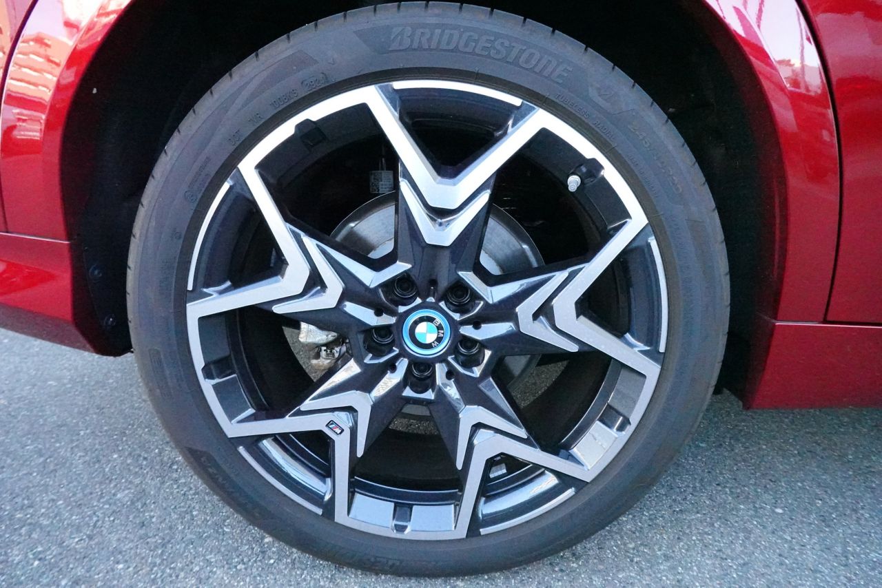 iX2 xDrive30 MSP