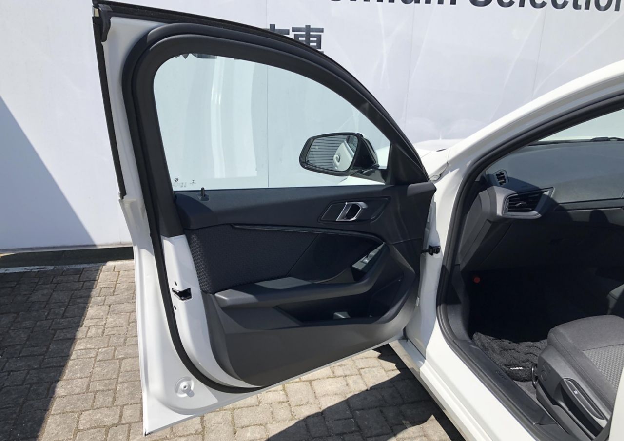 F40 118d Sports Hatch 5-door B47 2.0d