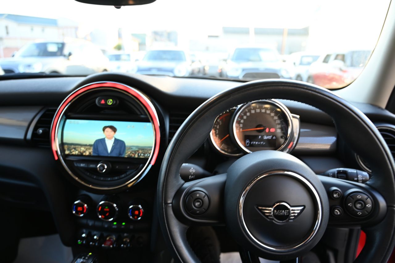 F55 COOPER D (AT)