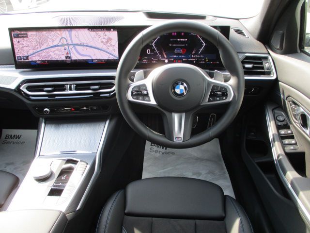320d xDrive Berline RHD