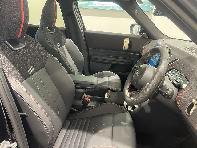 U25 MINI John Cooper Works Countryman ALL4