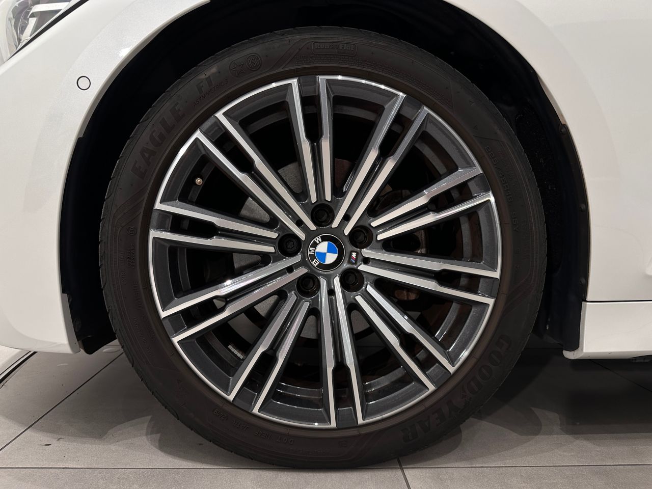G20 320d xDrive RHD Saloon