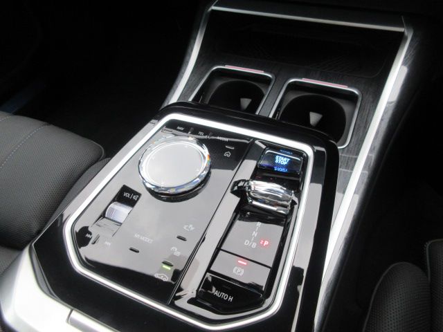 i7 xDrive60 Sedan RHD