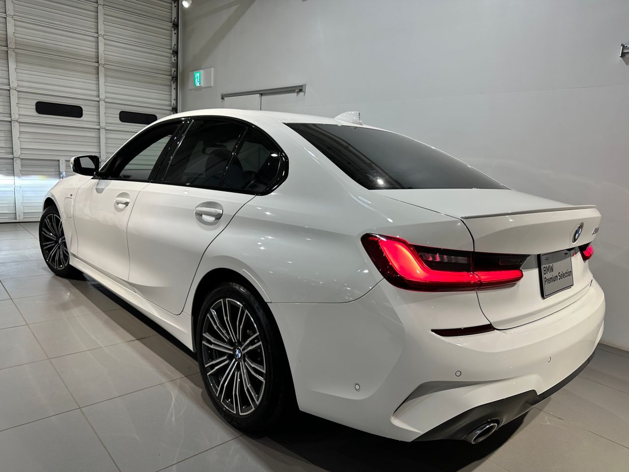G20 330e Saloon RHD
