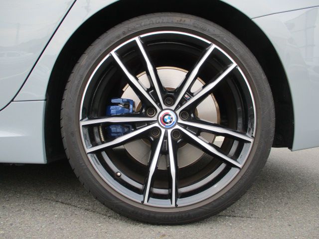 320d xDrive Berline RHD