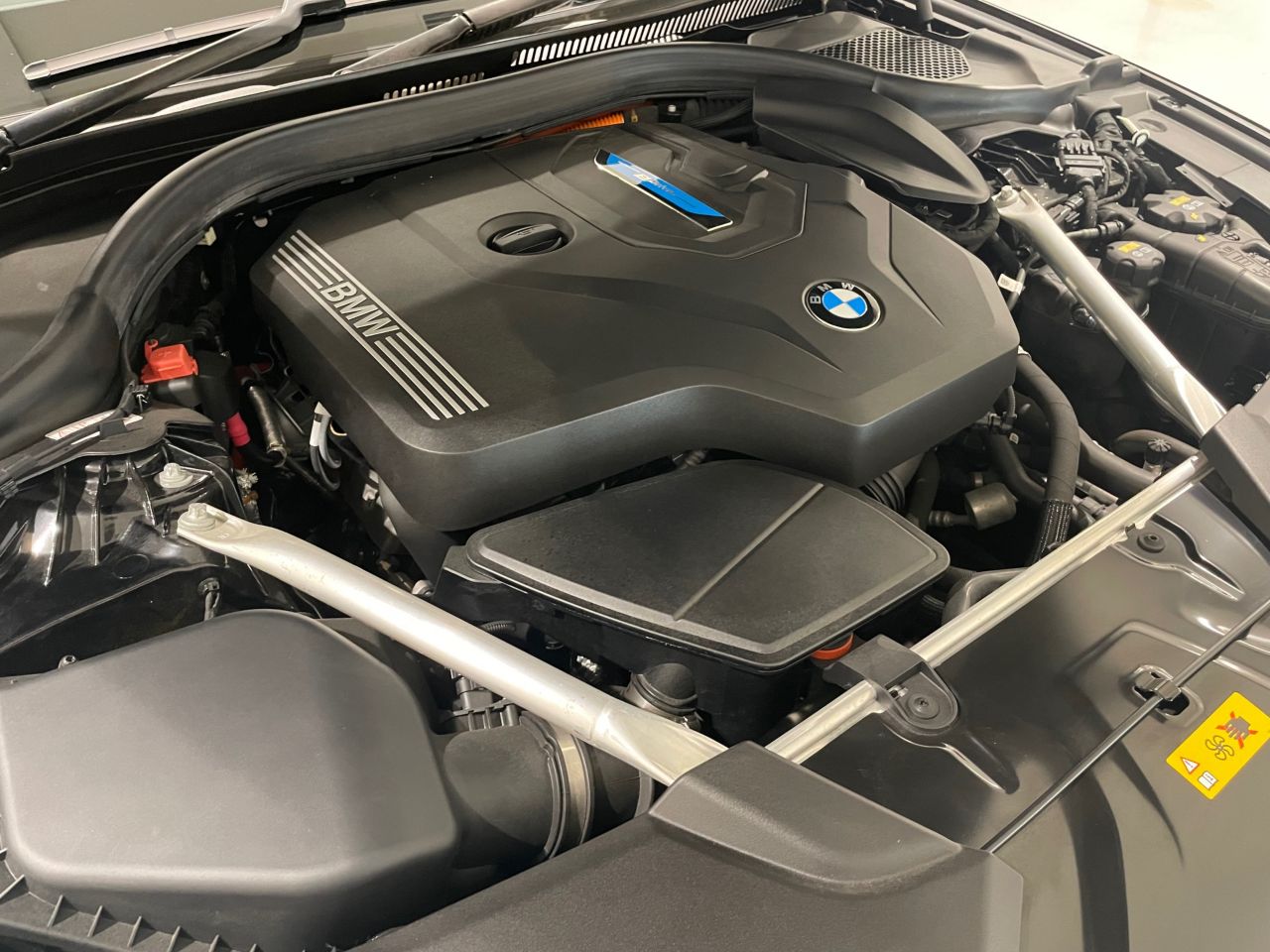 530e Sedan RHD