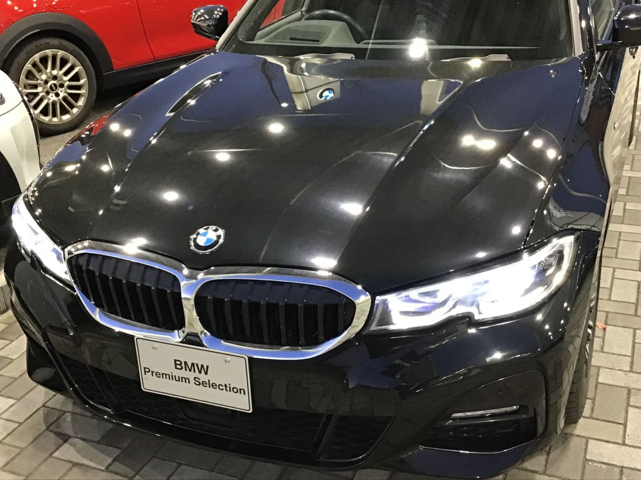 320i Sedan RHD