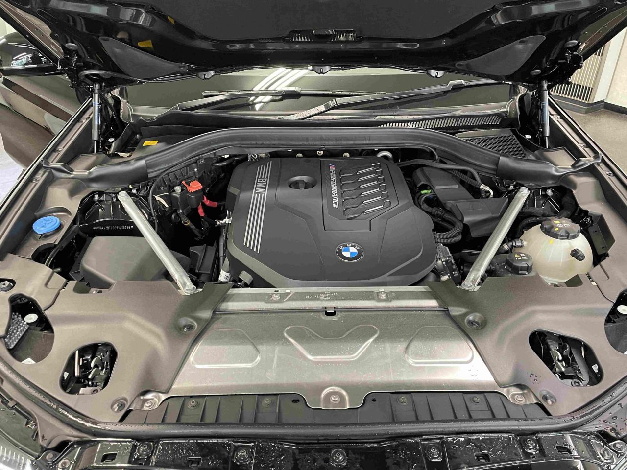 G02 X4 M40i RHD LCI