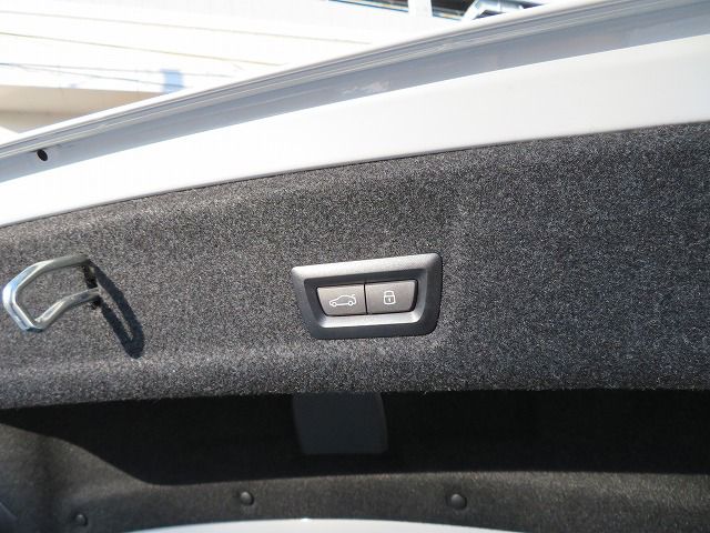 320d xDrive Berline RHD