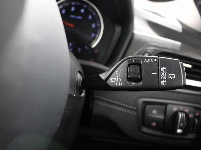 X1 sDrive18i RHD