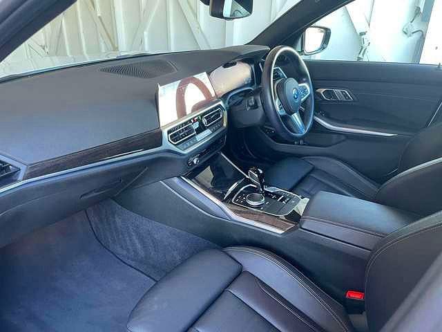 G20 330e Saloon RHD MX