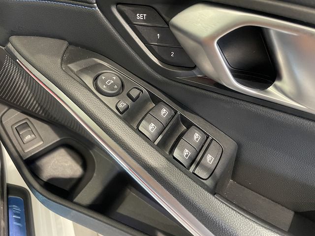 G21 320i RHD
