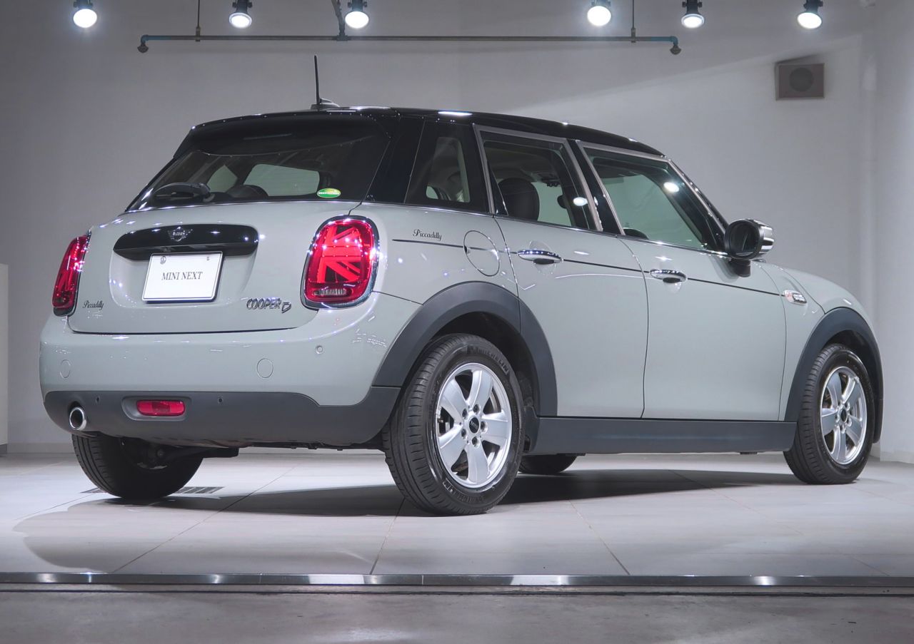 MINI F55 Cooper D 5dr Hatch LCI