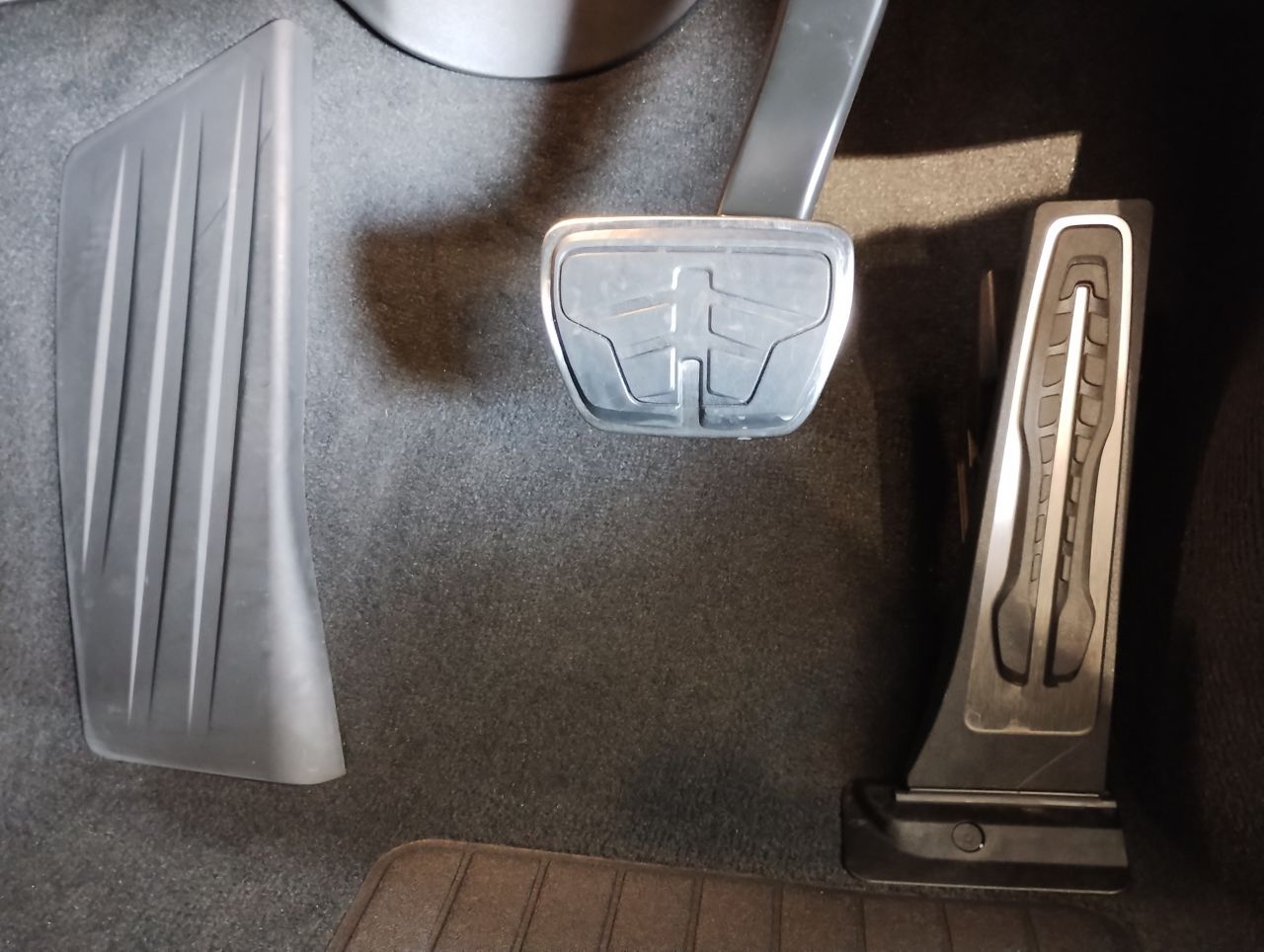 320d xDrive Berline RHD