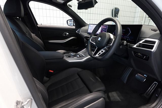 G20 320i Saloon LCI RHD MX
