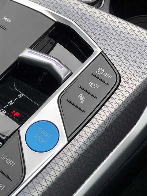 G26 i4 eDrive40 RHD