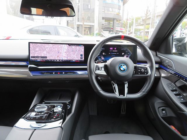 BMW i5 M60 xDrive Sedan RHD