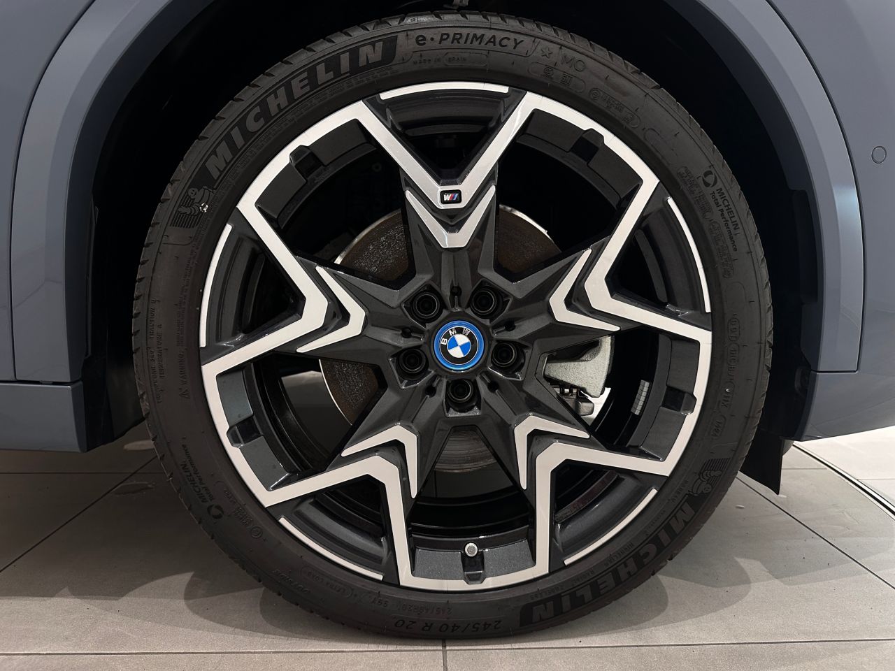 iX2 xDrive30 MSP