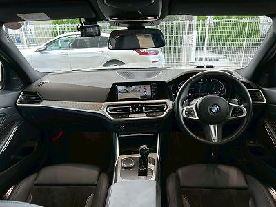 G20 330e Saloon RHD
