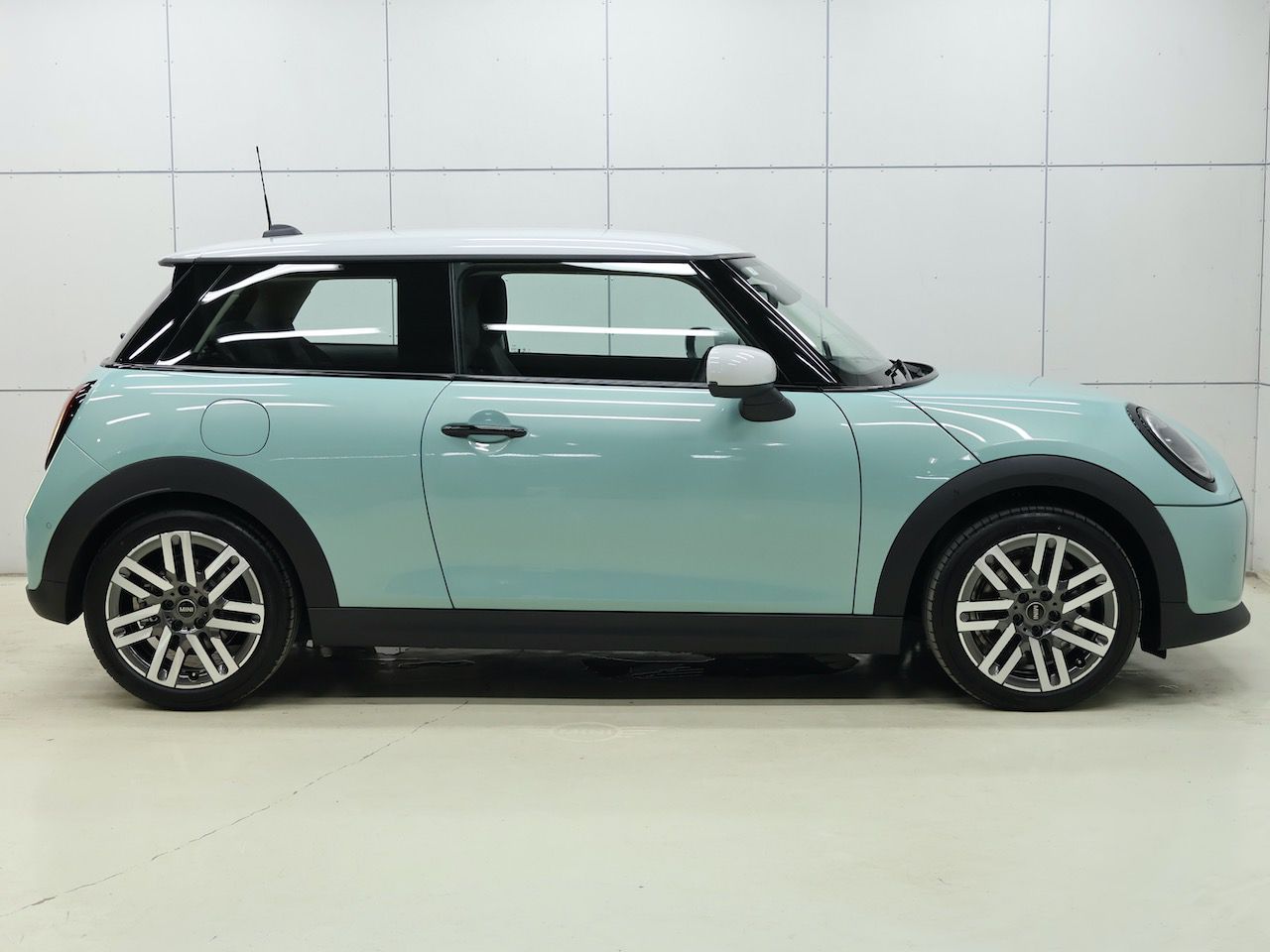 F66 MINI Cooper C 3Dr