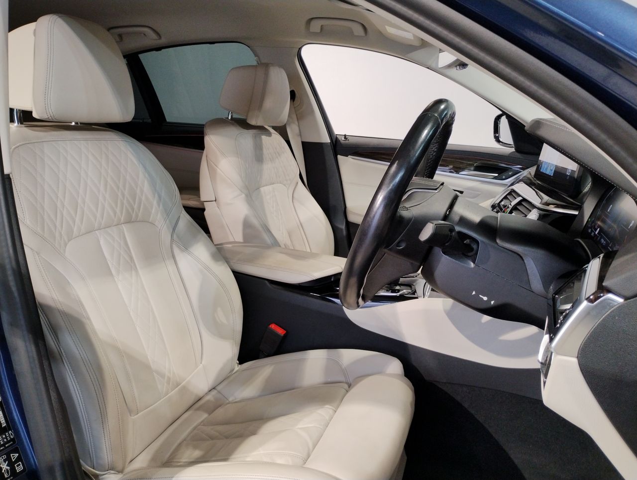 520d xDrive Sedan RHD