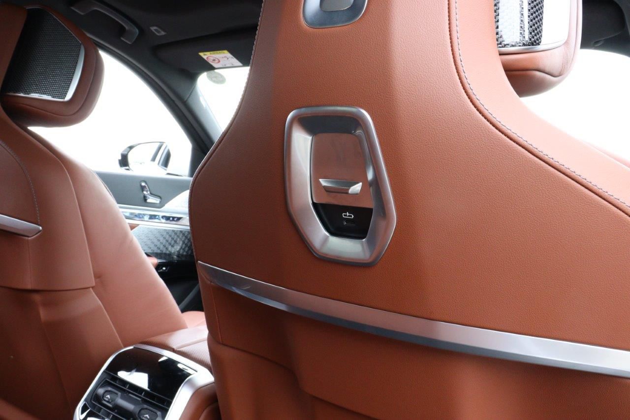 i7 xDrive60 Sedan RHD