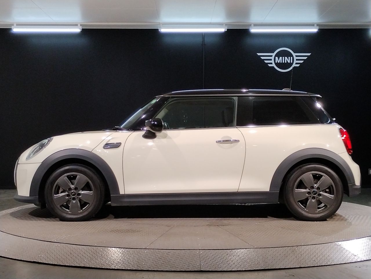 MINI Cooper F56 RHD