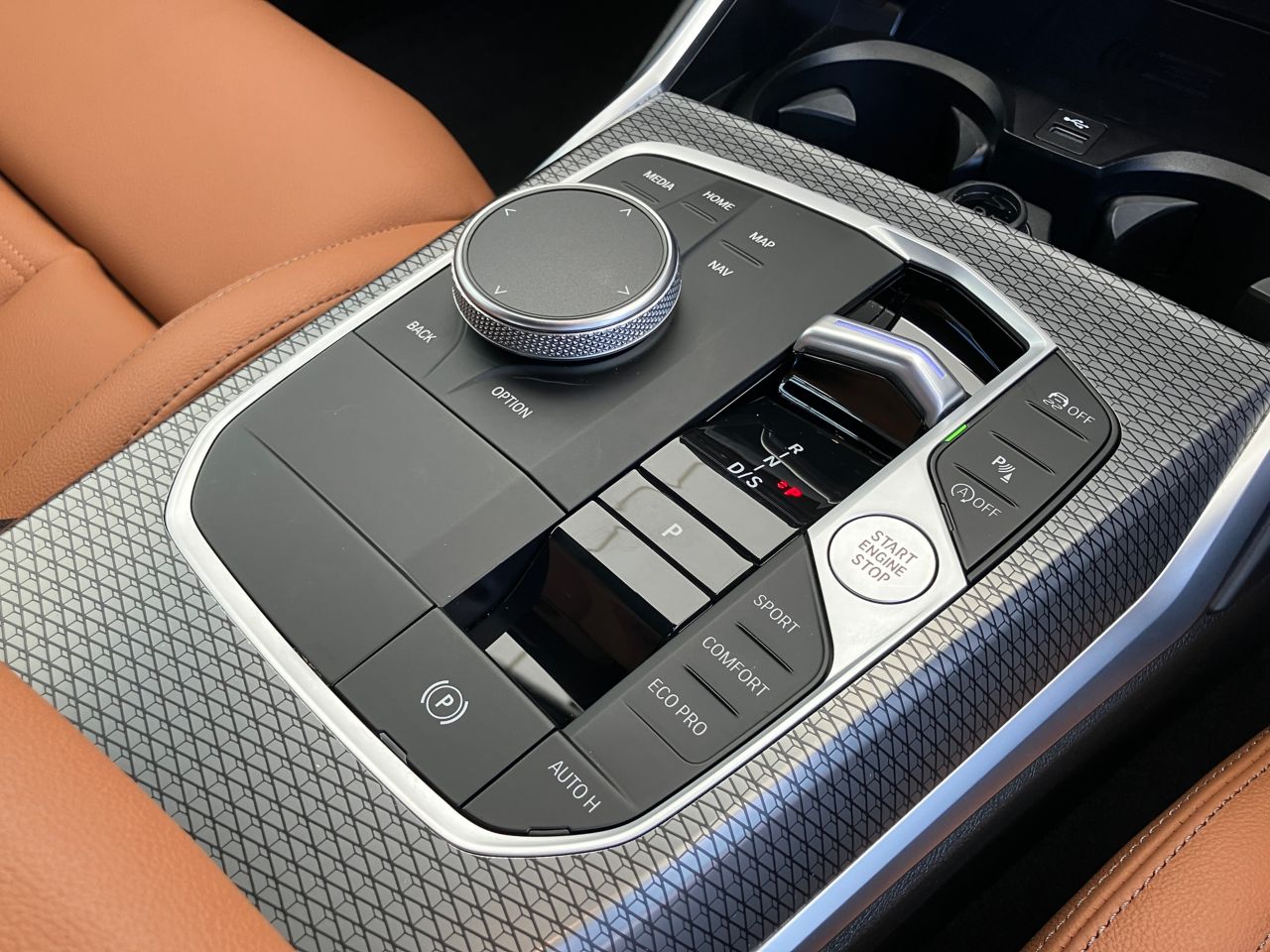 320d xDrive Berline RHD